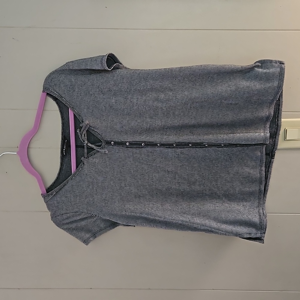 Excellent Used Condition Womens size Large Rock & Republic Shirt.